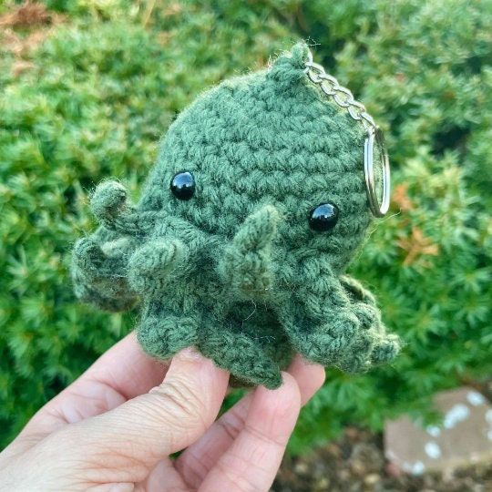 Amigurumi Cthulu Keychain- Handmade Crochet Cthulu Keyring