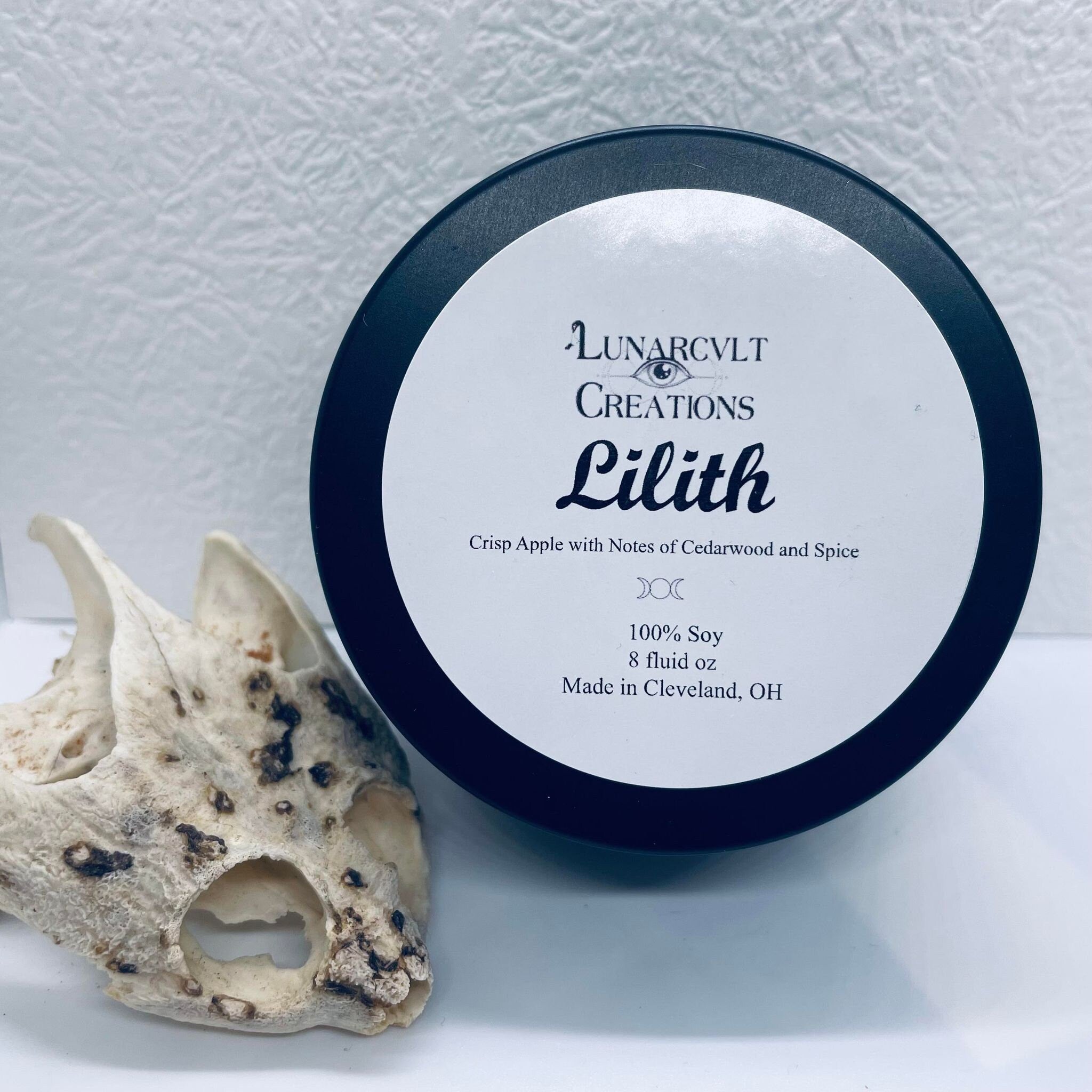 Lilith Goddess Soy Candle: Apple Cedarwood Scent, Obsidian & Agate