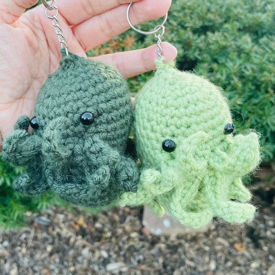 Amigurumi Cthulu Keychain- Handmade Crochet Cthulu Keyring