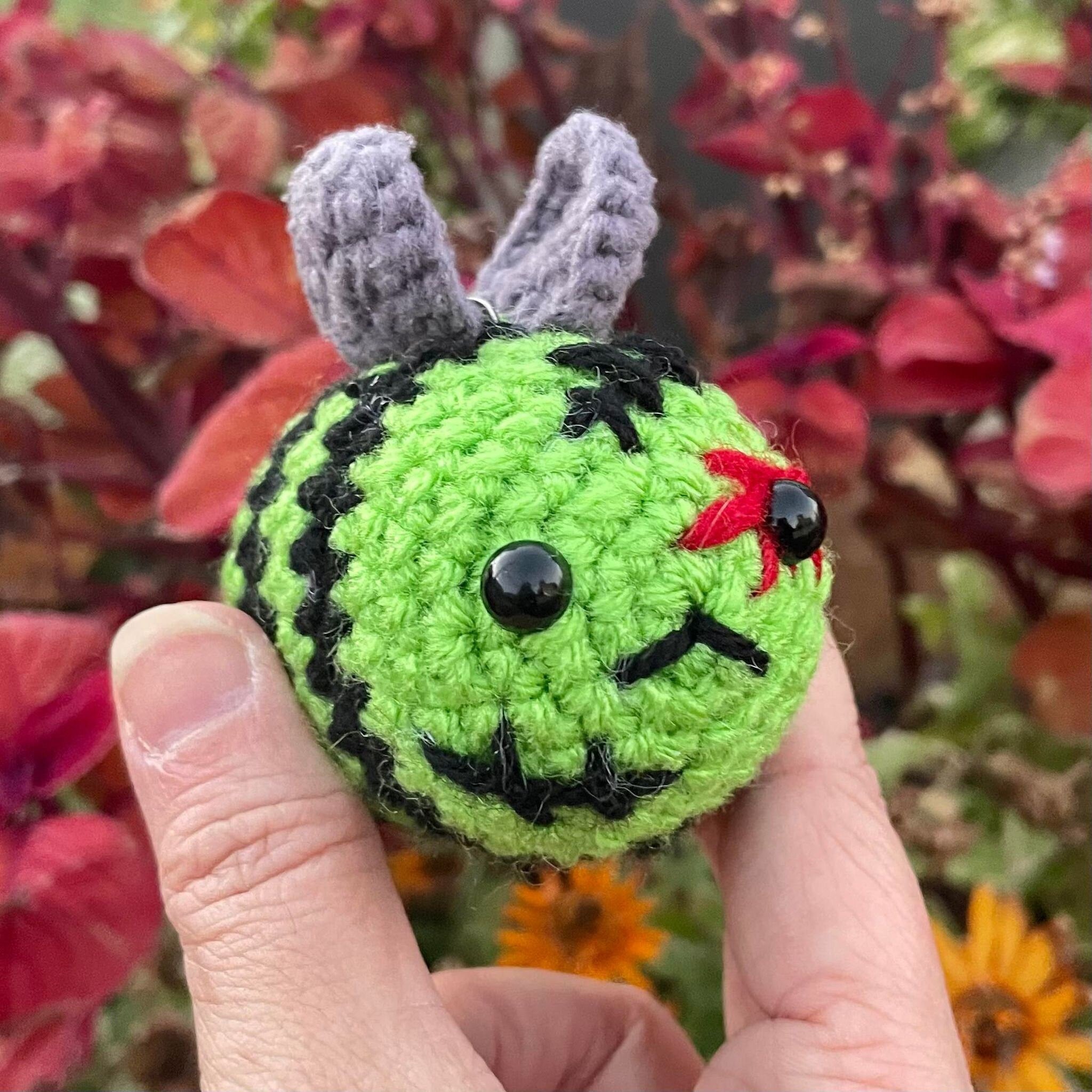 Crochet Zombee Key Ring- Zombie Bee- Amigurumi Bee- Halloween Plush Keychain